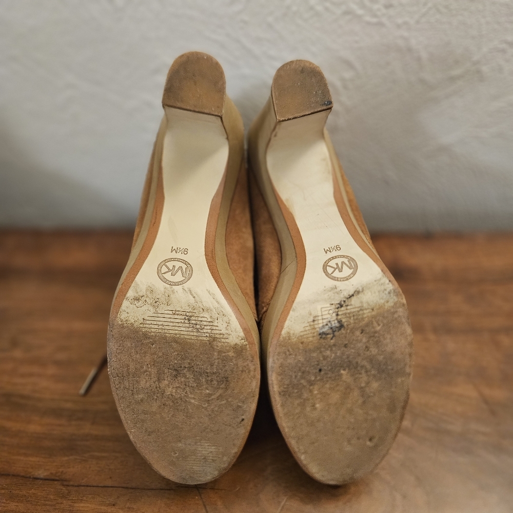 MICHAEL KORS Tan Suede Lace-Up Booties Sz 9.5 Platform High Heels - Picture 12 of 12
